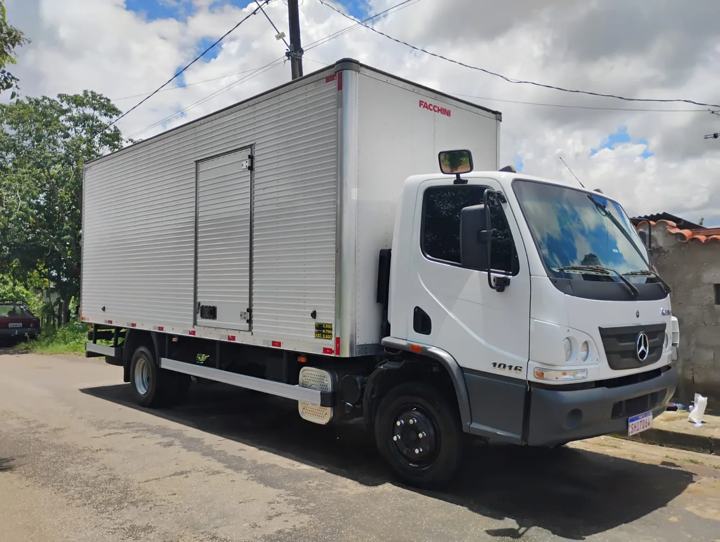 Caminhão Mercedes 1016 da MDMJ Transportes